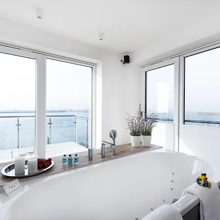 Sea 65 - Ihre Direkt Am Wasser Im Ostsee Apartment *